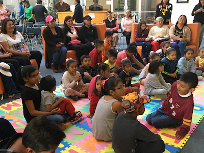 PRESENTAN NIÑA Y NIÑOS LECTORAS LIBRO INFANTIL “VIOLETA“