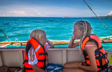 Island-hopping-tour-Boracay-Island-The-Philippines ▷ Comentario sobre cosas emocionantes que hacer en la isla de Boracay con niños por Boracay Island Filipinas con niños | Islas, Playas y Snorkel | UTUTravel.com