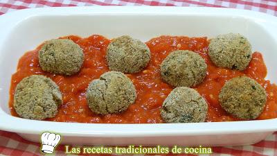 Receta fácil de albóndigas de berenjena sin huevo y al horno