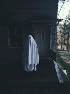 Reseña: La ciudad de los fantasmas de Victoria Schwab