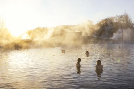 Secret-Lagoon-Iceland-thermal-spa ▷ De Blue Lagoon a Desert Hot Springs: 8 spas termales asequibles en todo el mundo