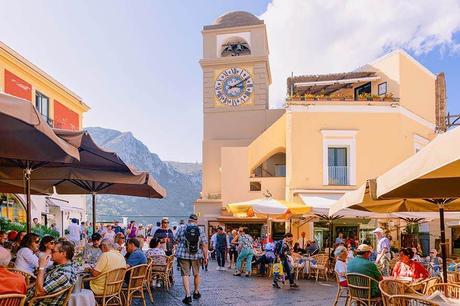 Piazza-Umberto-I-is-not-to-be-missed-in-Capri-Italy.jpg.optimal ▷ Cosas que hacer en Capri (y consejos para su visita)