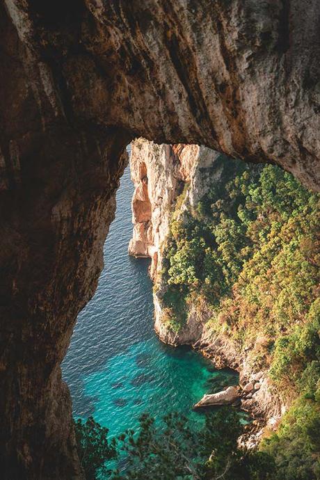 Natural-Arch-is-one-of-the-places-you-should-see-in-Capri-Italy.jpg.optimal ▷ Cosas que hacer en Capri (y consejos para su visita)