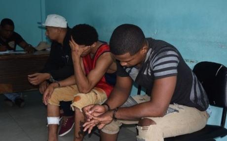 Trasladan a Barahona dos de cuatro jóvenes raptaron cajera Banreservas.