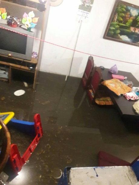 Vídeo: Lluvia deja inundadas colonias de San Luis Potosí