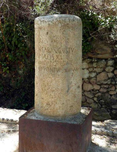 Hitos y mojones camineros en La Cerradura (Pegalajar – Jaén)