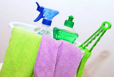 Paños de microfibra y productos de limpieza