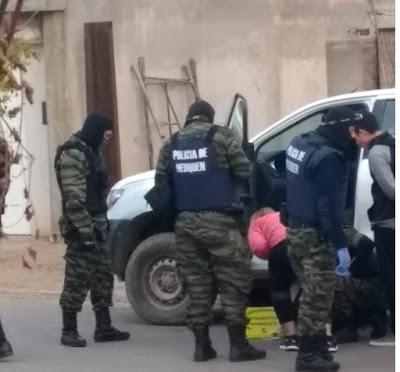 Golpe al narcotráfico: Secuestraron droga, armas y más de 40 mil pesos en Cutral Có