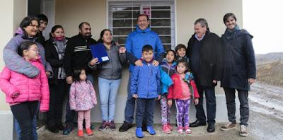 Gutiérrez entregó 30 viviendas en Loncopué