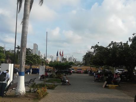 BLOG FOTOGRAFÍA (PARTE 16: CAMINANDO DENTRO DEL CORDÓN AMURALLADO)