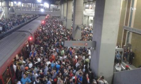 El transporte mas terrorífico: EL METRO, LA PESADILLA DEL VENEZOLANO.