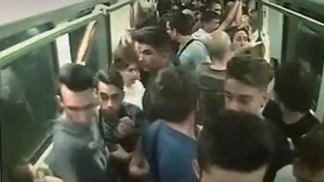 El transporte mas terrorífico: EL METRO, LA PESADILLA DEL VENEZOLANO.