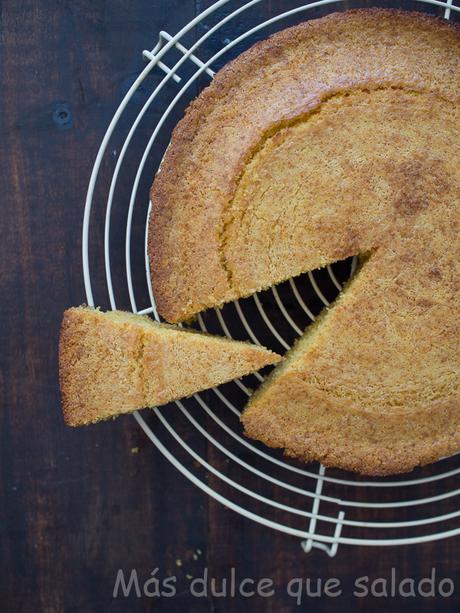 Southern-style skillet cornbread. Pan de maíz al estilo sureño