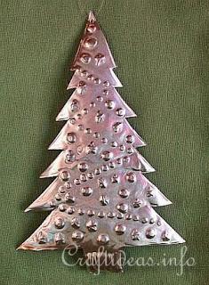 Aprende la técnica para hacer adornos navideños con aluminio