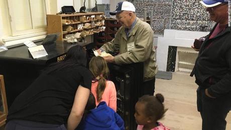 Muchos expertos intentaron abrir una caja fuerte cerrada durante 40 años. Un turista descubrió la clave al primer intento