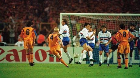 Koeman marcó el gol de la Copa de Europa del 92.