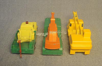 Tres grúas diferentes