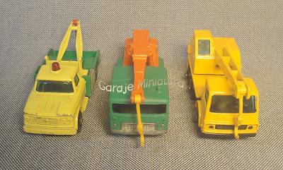 Tres grúas diferentes