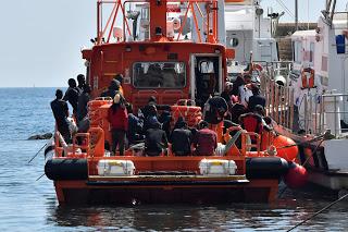 Un Tribunal Supremo plagado de franquistas y, en el Mediterráneo, “crímenes de lesa humanidad”.
