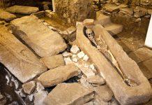 Las prácticas de entierro prehistóricas sugieren que las personas sabían algo acerca de la estructura ósea humana hace miles de años