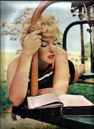 La Biblioteca de Marilyn Monroe, lectora y escritora. La Biblioteca de Marilyn Monroe, lectora y escritora.
