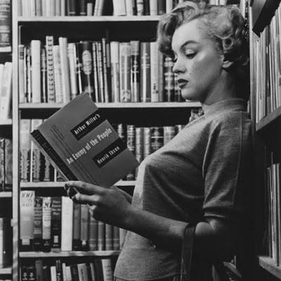 La Biblioteca de Marilyn Monroe, lectora y escritora. La Biblioteca de Marilyn Monroe, lectora y escritora.