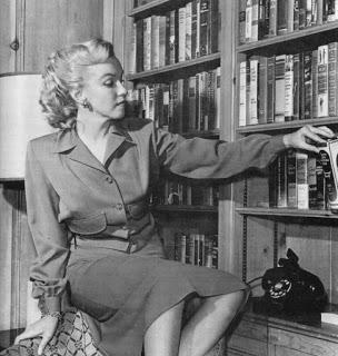 La Biblioteca de Marilyn Monroe, lectora y escritora. La Biblioteca de Marilyn Monroe, lectora y escritora.
