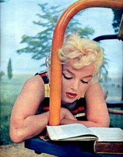 La Biblioteca de Marilyn Monroe, lectora y escritora. La Biblioteca de Marilyn Monroe, lectora y escritora.