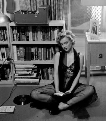 La Biblioteca de Marilyn Monroe, lectora y escritora. La Biblioteca de Marilyn Monroe, lectora y escritora.