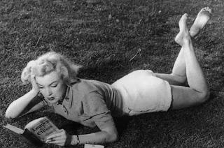 La Biblioteca de Marilyn Monroe, lectora y escritora. La Biblioteca de Marilyn Monroe, lectora y escritora.