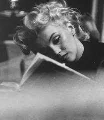 La Biblioteca de Marilyn Monroe, lectora y escritora. La Biblioteca de Marilyn Monroe, lectora y escritora.
