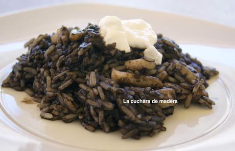 ARROZ NEGRO CON CALAMARES Un plato sencillo de realizar d...