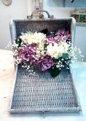 CESTA CON FLORES