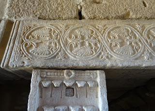 Imagen del mes: Pilastras visigodas reutilizadas en el aljibe de la Alcazaba de Mérida Imagen del mes: Pilastras visigodas reutilizadas en el aljibe de la Alcazaba de Mérida