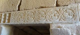 Imagen del mes: Pilastras visigodas reutilizadas en el aljibe de la Alcazaba de Mérida Imagen del mes: Pilastras visigodas reutilizadas en el aljibe de la Alcazaba de Mérida