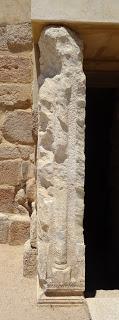 Imagen del mes: Pilastras visigodas reutilizadas en el aljibe de la Alcazaba de Mérida