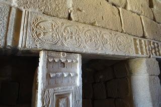 Imagen del mes: Pilastras visigodas reutilizadas en el aljibe de la Alcazaba de Mérida Imagen del mes: Pilastras visigodas reutilizadas en el aljibe de la Alcazaba de Mérida