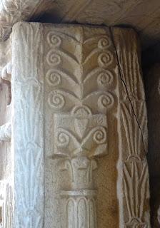 Imagen del mes: Pilastras visigodas reutilizadas en el aljibe de la Alcazaba de Mérida Imagen del mes: Pilastras visigodas reutilizadas en el aljibe de la Alcazaba de Mérida