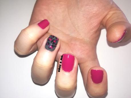 Diseño de uñas en rosa y gris con animal print Diseño de uñas en rosa y gris con animal print