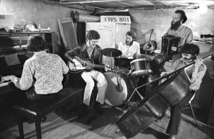 The Band / “The Last Waltz” / Kirk Ross (con T. Juliette, S. Wolf, D. Delhomme y J. Thall). “I Shall be Released”