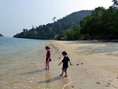 Langkawi-beach ▷ ¡Comenta en 12 de los mejores lugares para visitar en Malasia para la diversión familiar! por Richard Kelly