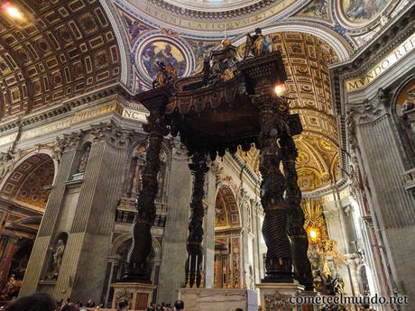 interior-de-la-basilica-de-san-pedro-del-vaticano Visitar el Vaticano sin colas (¡no metas la pata!)
