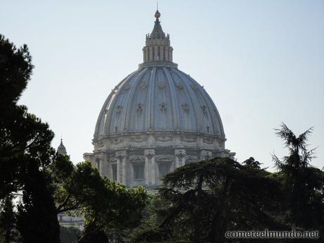 cupula-gigante-de-san-pedro-del-vaticano Visitar el Vaticano sin colas (¡no metas la pata!)