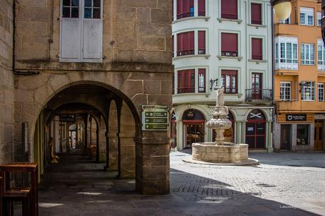 Plaza do Campo Lugo, murallas, catedral y monumentos