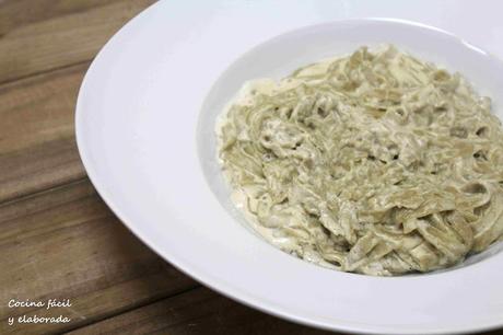 TAGLIATELLE CON MORINGA Y SALSA DE TRES QUESOS