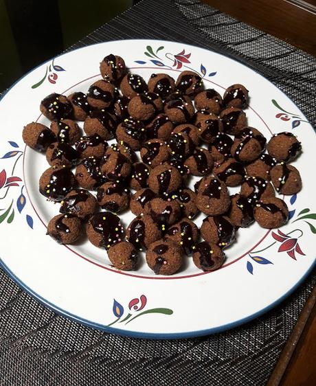 Unas galletitas que hago yo: bolitas de chufa y chocolate anisado