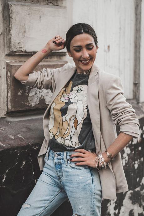 CAMISETA EL REY LEÓN Y LEVI´S 501-TENDENCIAS VERANO 2019 (CASUAL LOOK)