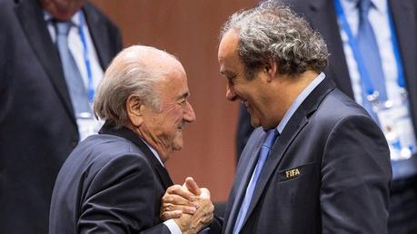 Michel Platini y Joseph S. Blatter fueron dos de los dirigentes de mayor perfil que quedaron implicado en la corrupción de Qatar 2022 (EFE)