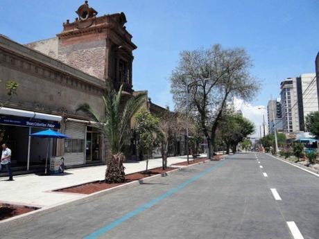 Buscan quitar espacios de estacionamiento en Carranza para habilitar ciclovía