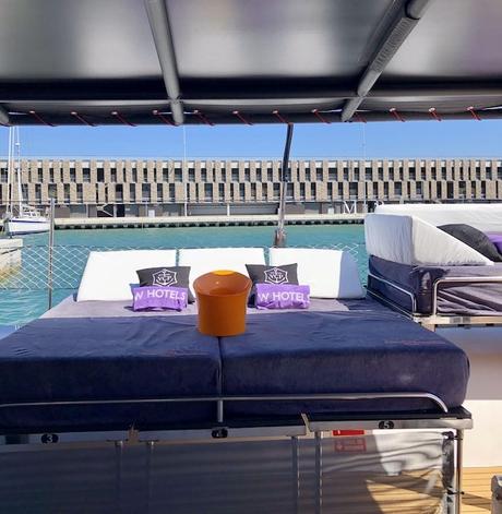 W Catamarán, las exclusivas salidas de verano de W Barcelona w catamaran detalle decoracion